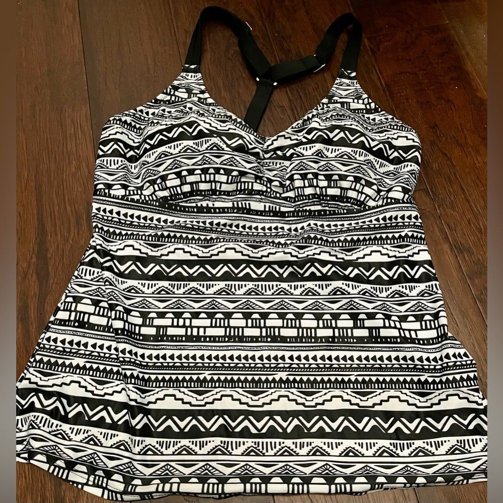 Holipick Geometric Pattern Black & White Tankini Swim Top Size Large NEW w Tags